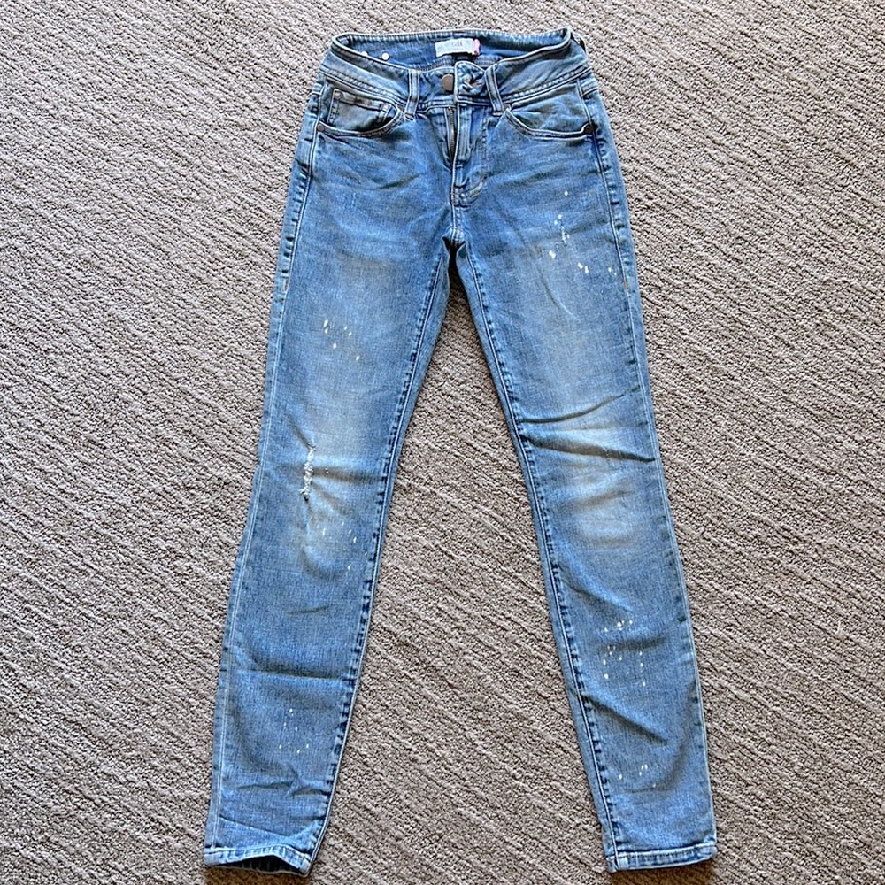 CAbi Women’s Cinch Skinny Jeans